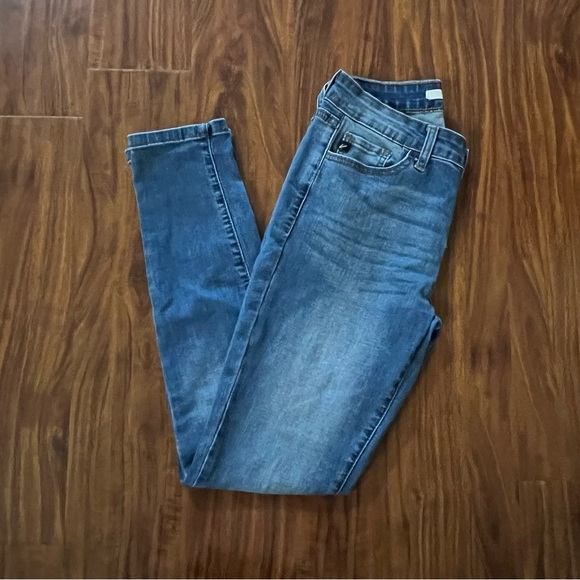 Kancan Mid rise Skinny Jeans Style Medium Wash KC11214M Size 7/27 - Picture 1 of 9
